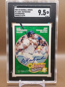 2005 Upper Deck Baseball Heroes Carl Yastrzemski Auto Emerald #52/99 SGC 9.5