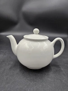 Pristine Classic White Ceramic Pier 1 Made in England Teapot With Lid Tea Pot - Picture 1 of 10