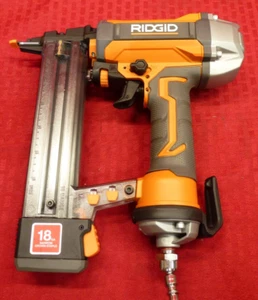 RIDGID TOOL R150FSF3 1-½” AIR PNEUMATIC ¼” NARROW CROWN FINISH STAPLER - Picture 1 of 8