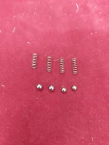 Triumph Terrier T15 Oil Pump And Crankcase To Pump Balls And Springs E3191 - Picture 1 of 5