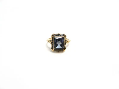 1940's 10K Yellow Gold Lab Created Color Change Sapphire Ring Size 5 - Image 1 of 4