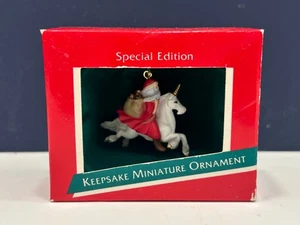 Vintage Hallmark Andenken Miniatur Ornament Weihnachtsmann Rinding Einhorn 1973! - Bild 1 von 7