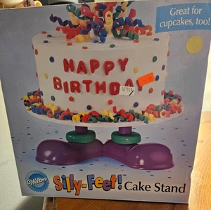 Wilton Silly Feet Birthday Cake Cupcake Presentation Treat Stand In Box - Picture 1 of 1