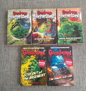 Goosebumps Book Bundle 5 Books Inc Horror Land R.L Stine - Picture 1 of 6