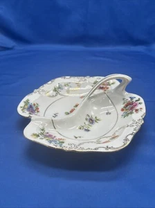 Gorgeous VICTORIA Czechoslovakia Porcelain Loop Handle Trinket Tray Candy Dish - Picture 1 of 6