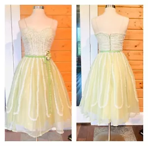 Vintage 1950s prom dress party dress, cupcake, ruffles corsage tulle nylon B 32 - Picture 1 of 9