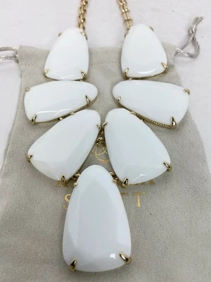 Collar Kendra Scott Harlow Blanco Tono Dorado  Foto 1 de 4