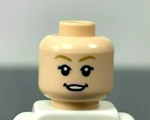 LEGO Minifigure Female Head Dark Tan Eyebrows Bright Pink Lips Smile Flesh (x1) - Picture 1 of 7