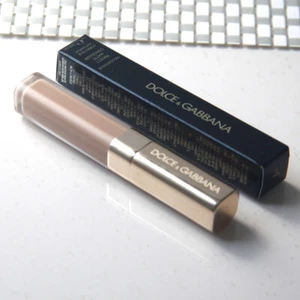 Corrector mate perfecto miel DOLCE & GABBANA - 5 - 0,16 FL. OZ. Tamaño completo - Imagen 1 de 1