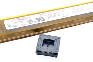 IC-Sockel / Micro-Pitch von AMP Typ 821949-5, PQFP Socket / 132 Pos Housing, NOS - Bild 1 von 6