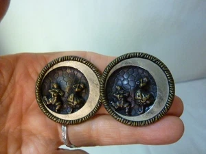 2 botones grandes antiguos de vástago de luna creciente figura de ópera payaso Pagliacci 1,5" - Imagen 1 de 5