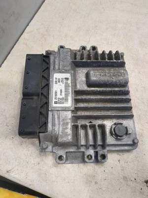 Centralina motore diesel Opel Antara 2014 -modulo 25192581 135kW VAQ14460 - Immagine 1 di 4