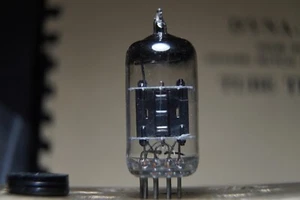 TUBO DE VACÍO FUERTE 12AU7 ECC82 SQUARE D GETTER. - Imagen 1 de 7