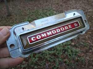 Hudson Commodore 6 guanteras emblema tablero adorno 220568 1950 1951 1949 - Imagen 1 de 3