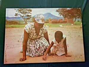 1974-A RHODESIAN MOTHER AND CHILD-PHOTO BY DAN COLLINSON-16 1/2" X 11 1/2" - Picture 1 of 5