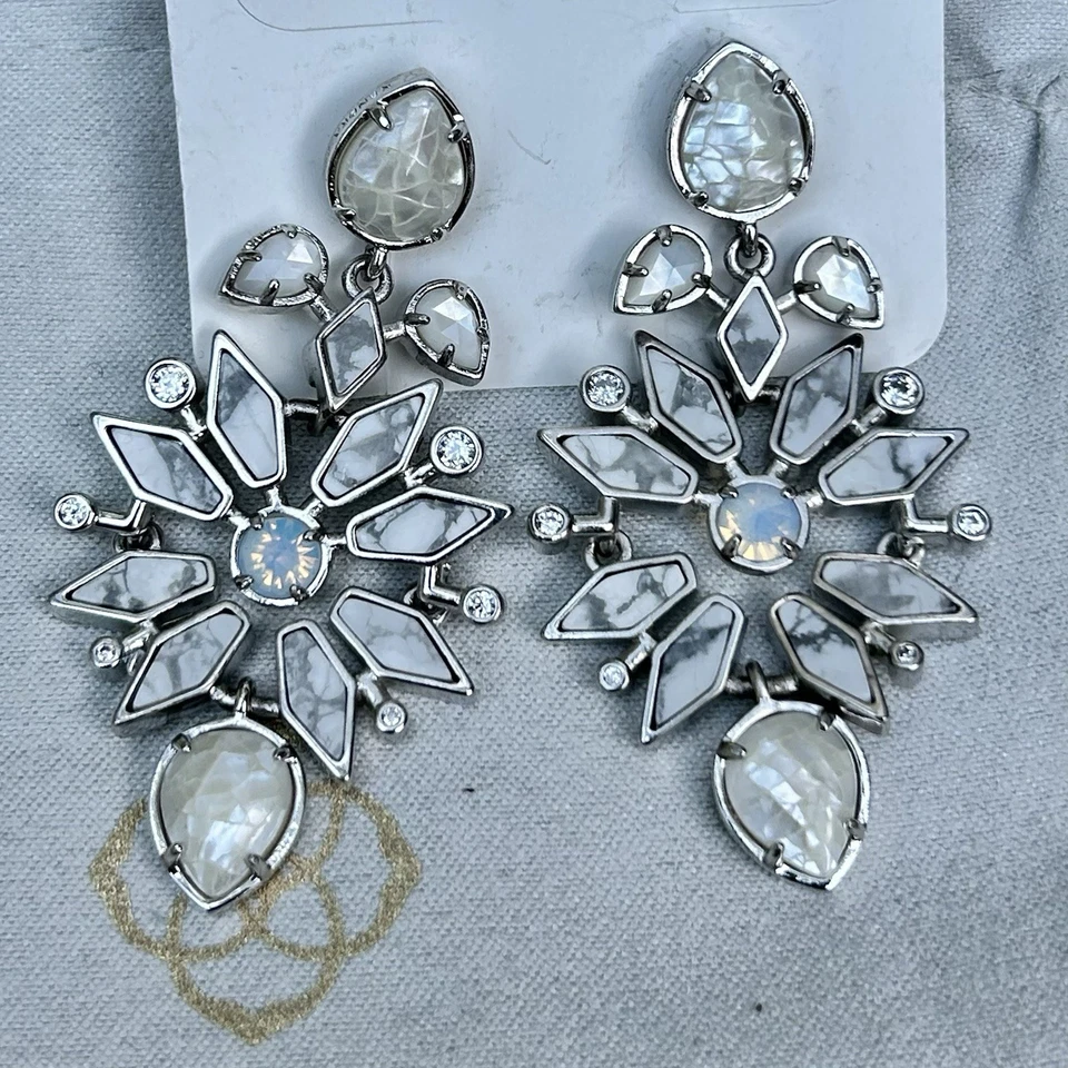 Pendientes Kendra Scott Aurilla Marfil Zellige Blanco Kyocera Ópalo Tono Plata Foto 1 de 4