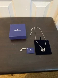 Collana Swarovski Cigno Cristalli Bianchi e Neri Catena Argento - Foto 1 di 8