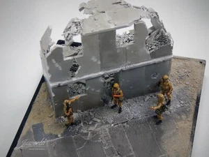 Stahlbetonplatten mit integrierter Stahlmatte und Fenster 1:45 - 1:35 Juweela - Picture 1 of 37
