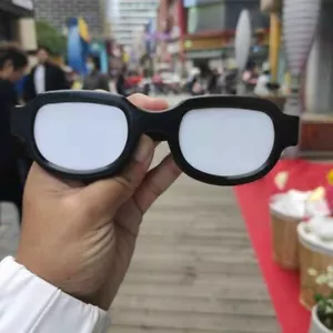 Occhiali LED Detective Conan Cosplay Halloween divertenti occhiali ricaricabili - Foto 1 di 11