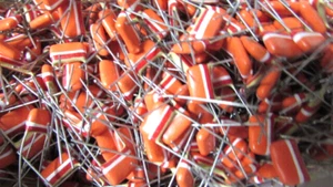 .033uF 33nF 33000pF 10% 250V Mullard Condensatori Pesci Tropicali Radiali, 50pz USA - Foto 1 di 11