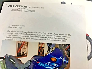 Cagiva Ducati E900 Dealer Announcement for Blue E900 and Cut Sheet for Red E900 - Bild 1 von 2