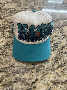 VINTAGE 90’S DREW PEARSON SNAPBACK HAT CHARLOTTE HORNETS TWILL GRAFFITI - Picture 1 of 5