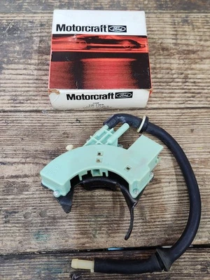 Interruptor de lámpara de respaldo Mercury Monarch 1978 1979 1980 fabricante original nuevo D8AY-15520-A SW-1509 Foto 1 de 4