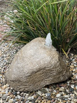 Quellstein Muschelkalk L70cm Naturstein Gartenbrunnen Springbrunnen Komplettset - Bild 1 von 4