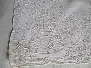 Schönes antikes französisches Hochzeitstaschentuch. Massen Feinstickerei, Blumen,  - Bild 1 von 12