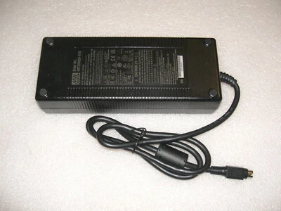 Fuente de alimentación de mesa Mean Well 220W DC 24V / 9,2A - GST220A24-R7B (enchufe KPPX-4P)