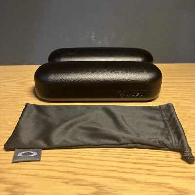 Lote de 3 estuches para gafas de sol Oakley negros - 2 estuches rígidos y 1 bolsa blanda SOLO Foto 1 de 4