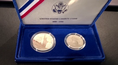 1986 Statue of Liberty Commemorative 2-Coin Set Silver Dollar & Clad Half Dollar - Image 1 of 4