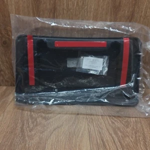 Soporte de montaje de matrícula frontal Tesla Modelo Y 2020-2024 1493090-00 OEM - Imagen 1 de 8