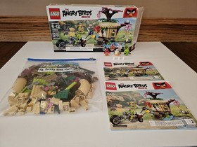 LEGO The Angry Birds Movie: Bird Island Egg Heist (75823)