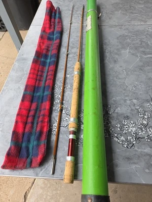 VINTAGE "GUNNISON" BAMBOO 2 PC FLY ROD/SLEEVE/CASE/BEAUTIFUL CONDITION/INFO-PICS - Image 1 of 4