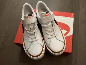 Nike Court Legacy Low White Desert Ochre Little Kids Schuhe 3Y - Bild 1 von 4