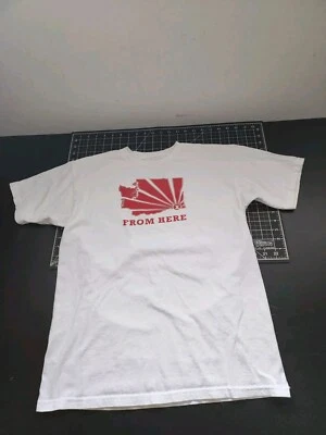 Camiseta Casual Industries Para Hombre Talla Mediana M Blanca con Logo Rojo Sol Naciente Foto 1 de 4