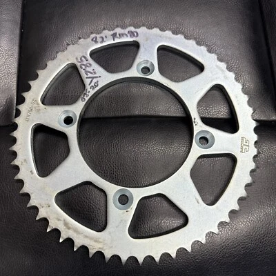 Piñón trasero Yamaha YZ85 YZ 85 engranaje 52 dientes NUEVO RM 80 Foto 1 de 3