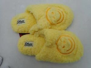 DLuxe By Dearfoams Yellow Memory Foam Smiley Face Slippers size 5/6 NewW/Tag - Picture 1 of 7