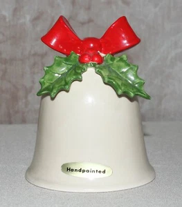 Campana de porcelana bronceada de colección Otagiri arco rojo verde acebo pintada a mano 4"" de alto Japón - Imagen 1 de 8