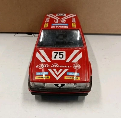 Burago Alfa Romeo 75 1/24 - Immagine 1 di 4