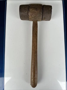 Mazo martillo anillo madera y hierro fundido vintage. Antigua herramienta primitiva. - Imagen 1 de 16