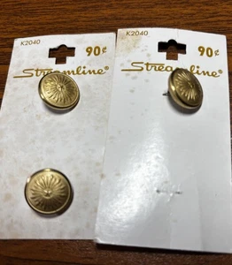 Knöpfe Streamline 3 auf Karte Gold Gr. 24 5/8 Zoll Basteln Nähen Vintage - Bild 1 von 4
