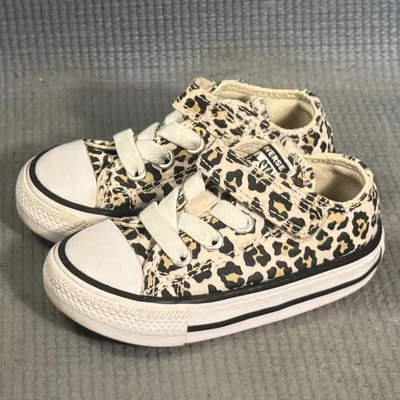 Zapatillas Converse Chuck Taylor All Star bajas con estampado de leopardo talla 4C Foto 1 de 4