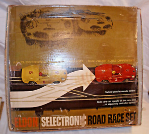 ELDON SELECTRONIC ROAD RACE SLOT CAR SET 1:32 WITH CARS BOXED 1965
