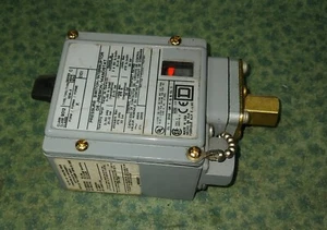 Square D Pressure Switch 9012 GDW-5 Series C (43405-C3) - Picture 1 of 5