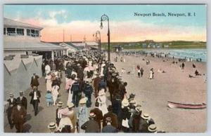 1910's NEWPORT BEACH RHODE ISLAND CROWD SCENE ANTIQUE POSTCARD - Picture 1 of 2