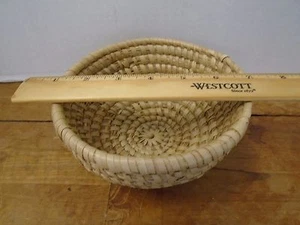 Cuenco de canasta hecho a mano Marsh Reed pequeño - Imagen 1 de 3