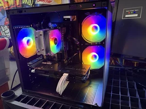 GAMING PC, RGB ๐, WINDOWS 11 PRO, TEMPERED GLASS AND MORE. - Picture 1 of 11
