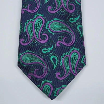 Gravata Turnbull & Asser Masculina Roxa Verde Paisley 100% Seda Londres Inglaterra - Imagem 1 de 4